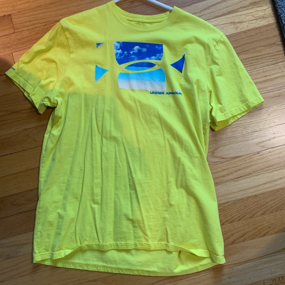 Under Armour t-shirt